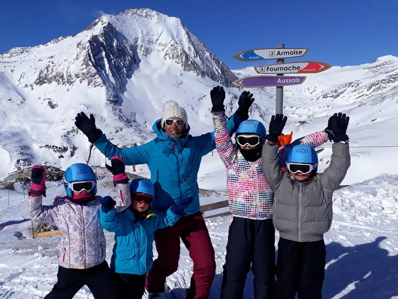 Ecole de ski indépendante à Aussois cours collectif à effectif réduit avec Angie ski