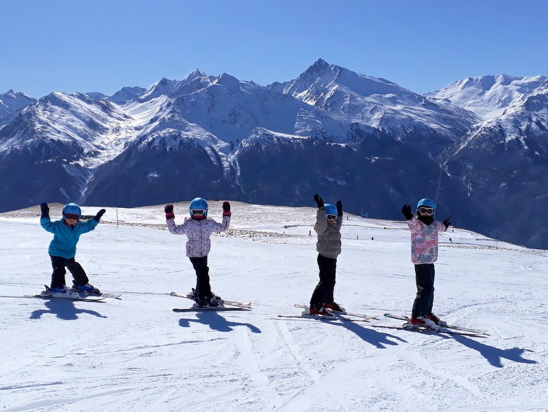 Cours de ski collectifs en petit groupe avec Angie en haute maurienne Vanoise